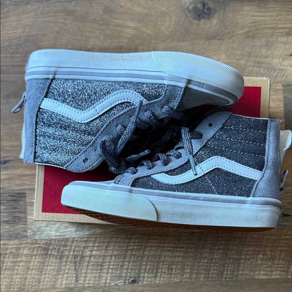 Vans Sk8-Hi Zip Kids High-Top Sneakers in Gray